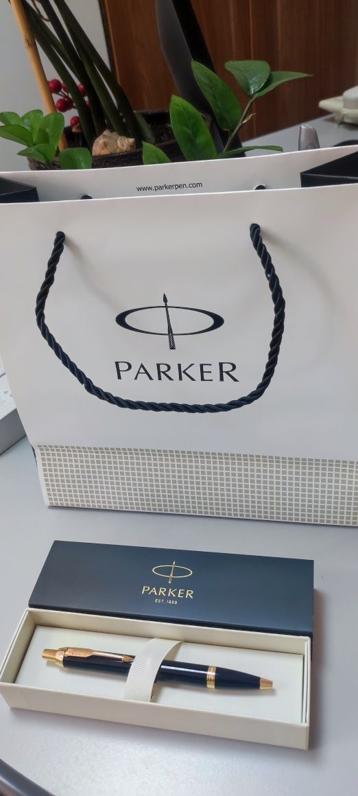 Ручка шариковая IM Black GT Parker