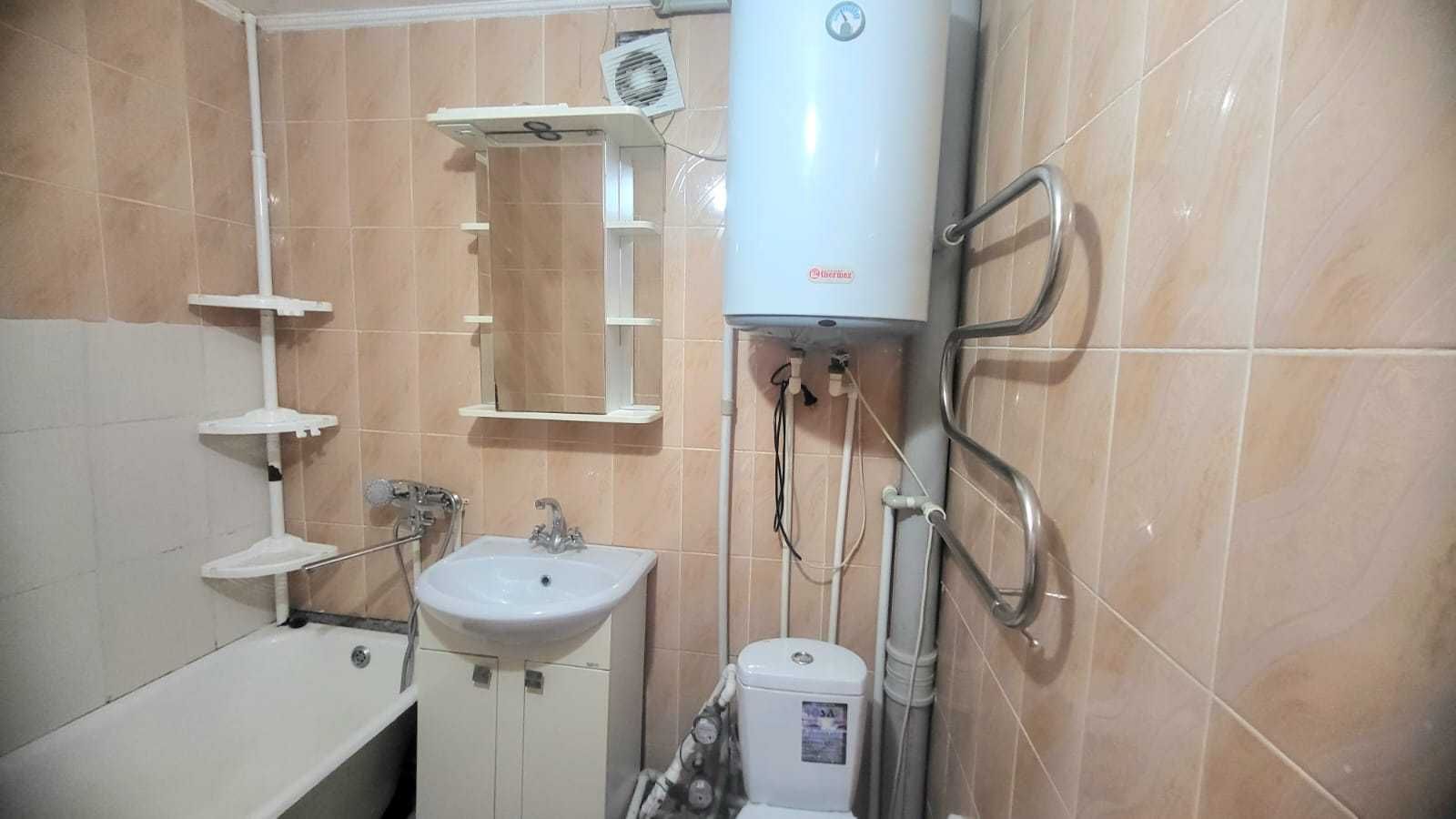 Продам 2 комнатную Металлургов 2 микрорайон