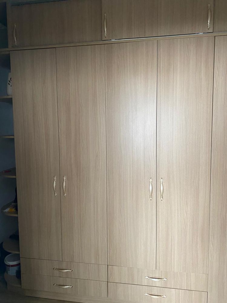 Продам прихожку. Большая и вместимая. Продаю в связи с ремонтом