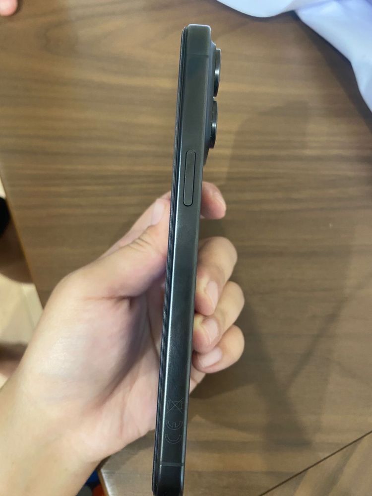 Продам IPhone 15 pro max 256gb