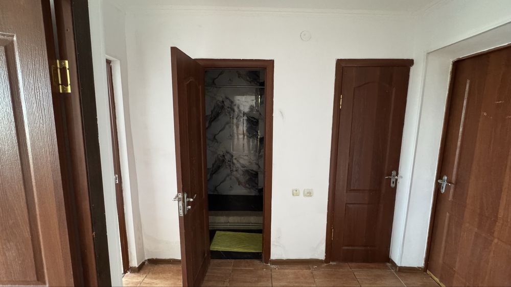 Продаю комерческое помешиение в горде шу