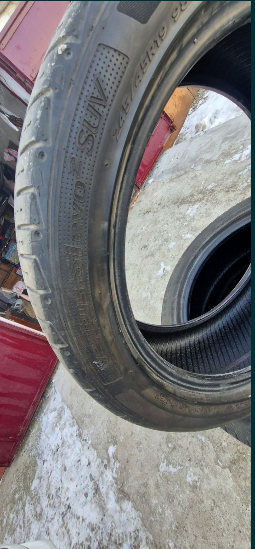 Продам комплект летних шин.
Hankook Ventus S1 Evo2 245/45 R19.
Стоимос