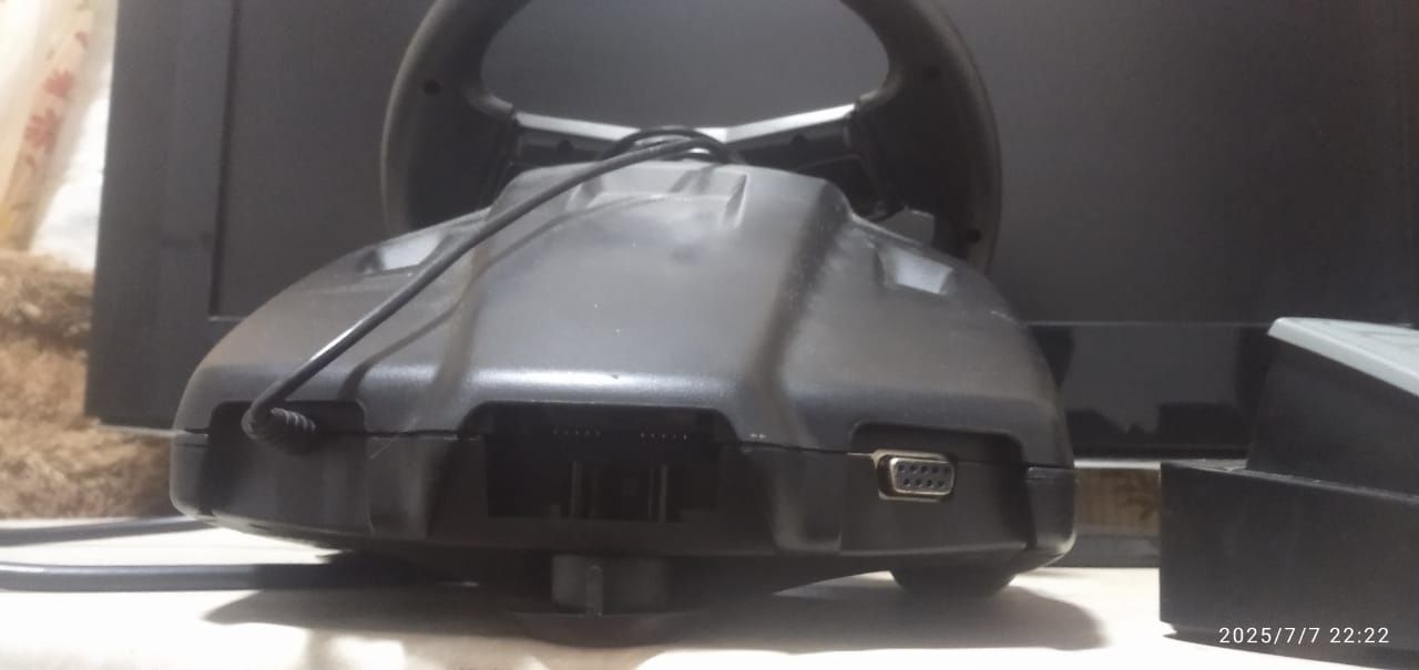 Игровой руль Logitech с педалями – Отличное состояние