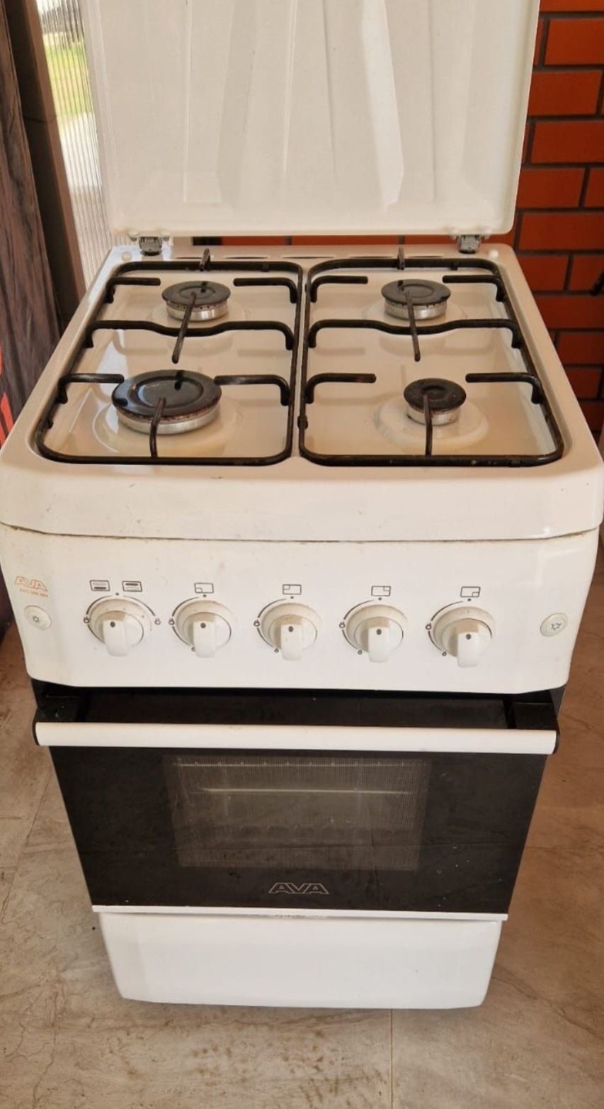 Продам срочно газовую плиту