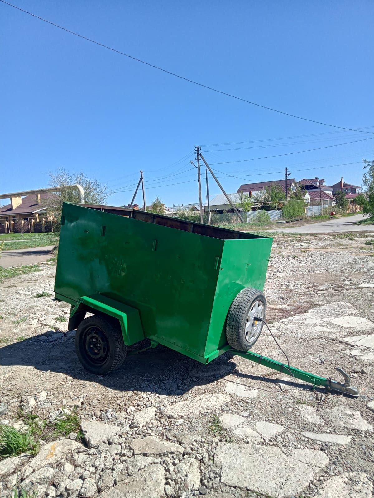 Прицеп для легкового автомобиля  .
