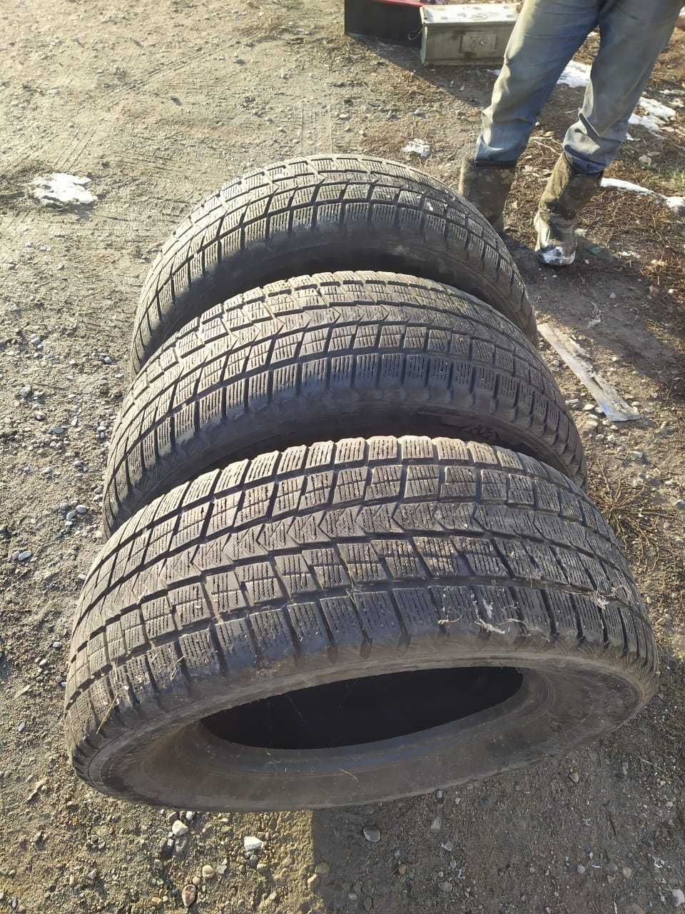 Шины зимние Nexen 285/60 R18. Б/У, в хорошем состоянии. 3 штуки