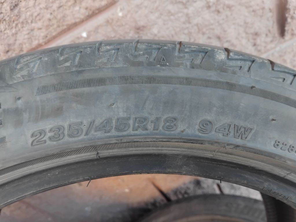 Резина 235/45R18