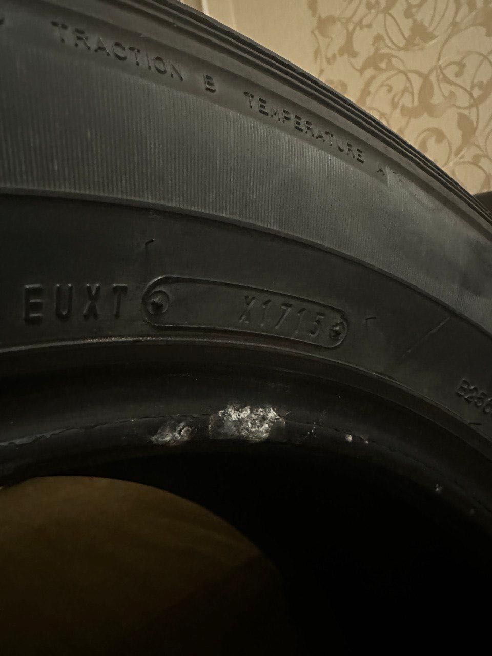 СРОЧНО!!!Продам автошины DUNLOP комплект 4 штуки