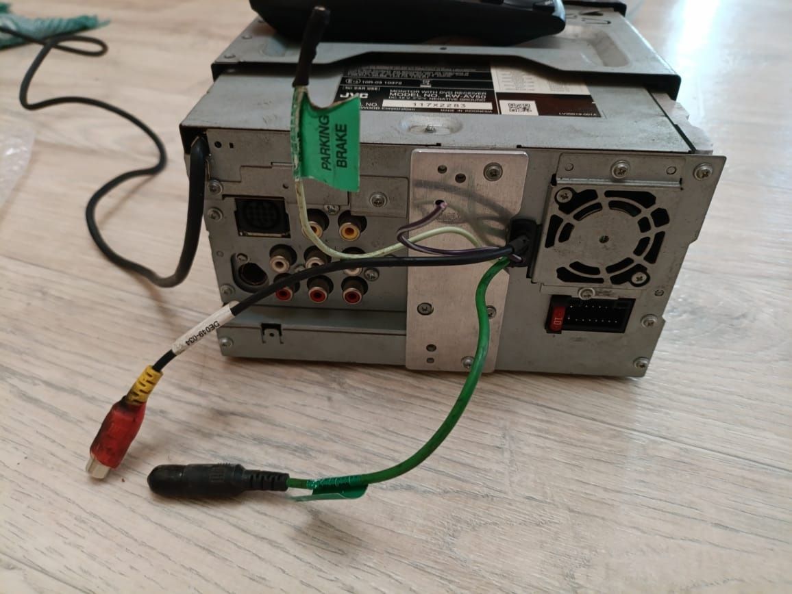 Продам автомагнитолу JVC