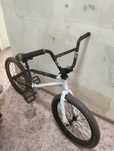Bmx немного пошарпоный цена 35к торг.