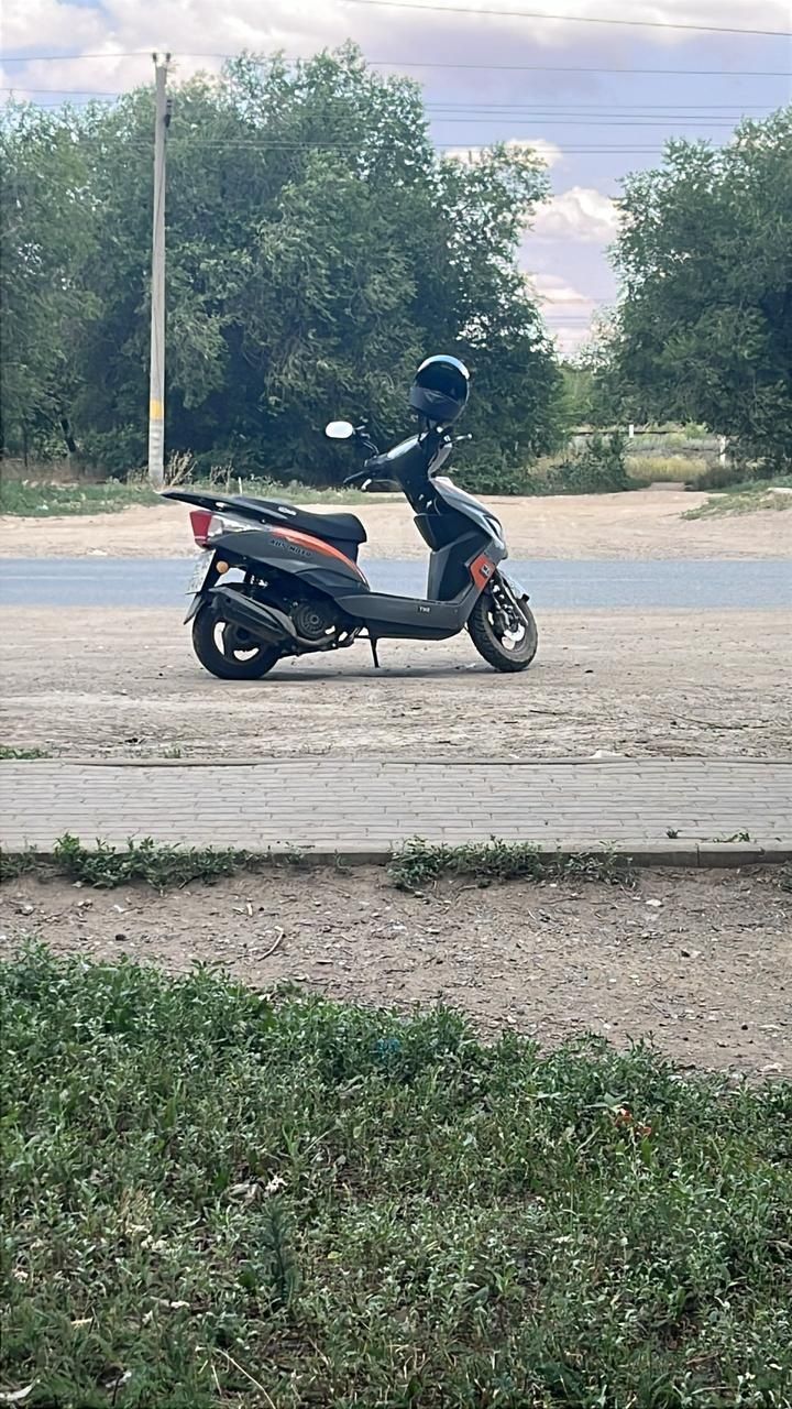 Продам мопед м8 срочно