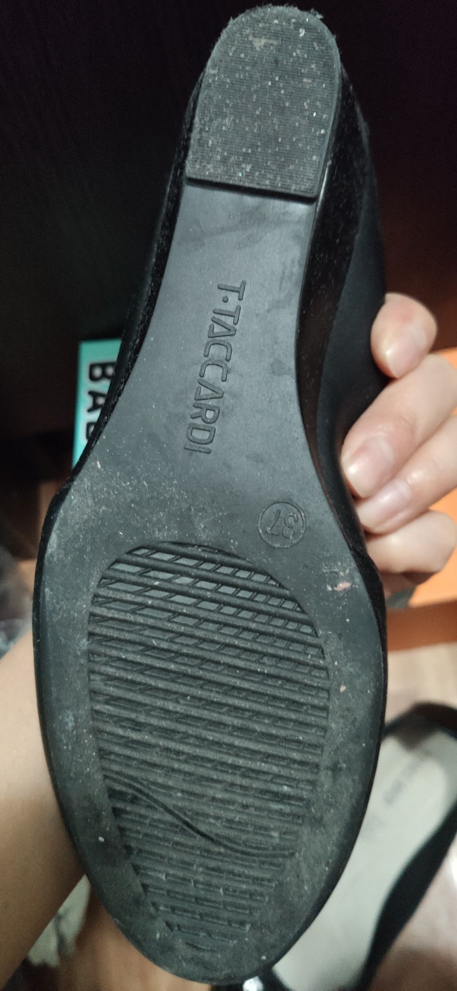 Продам женские туфли