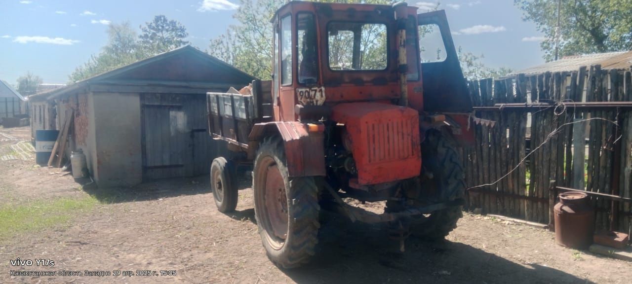Продам трактор Т16,