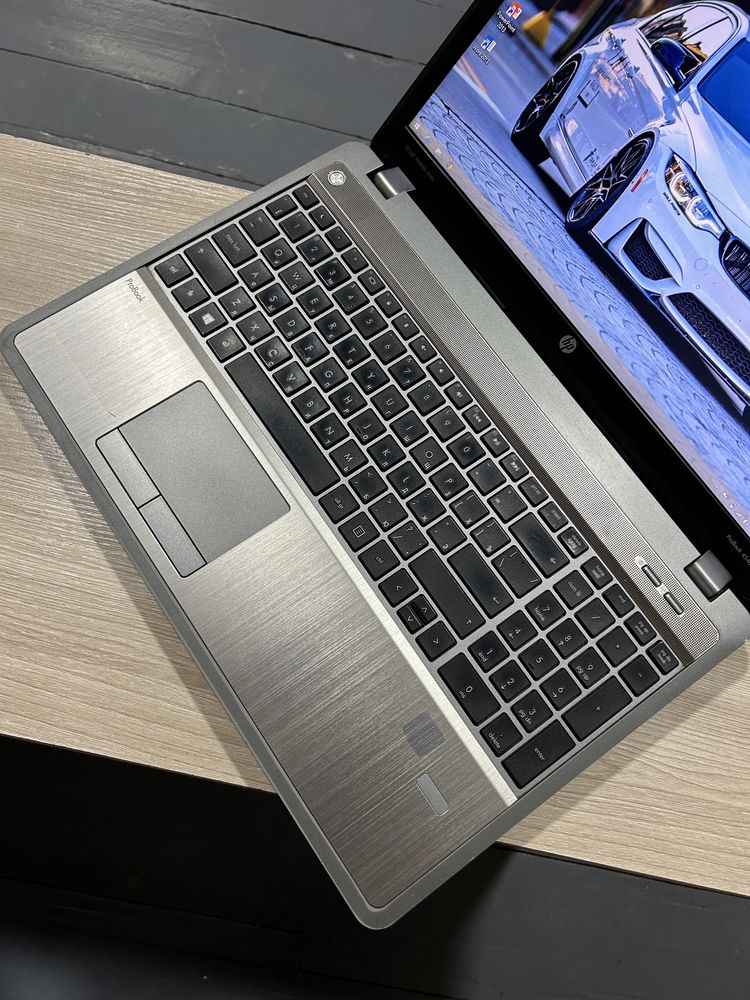 Ноутбук Hp i3 в идеальном состояний