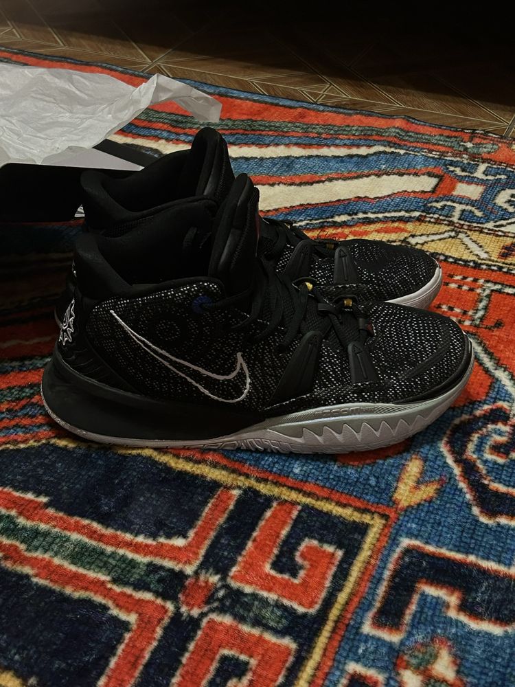Model: Nike Kyrie 7