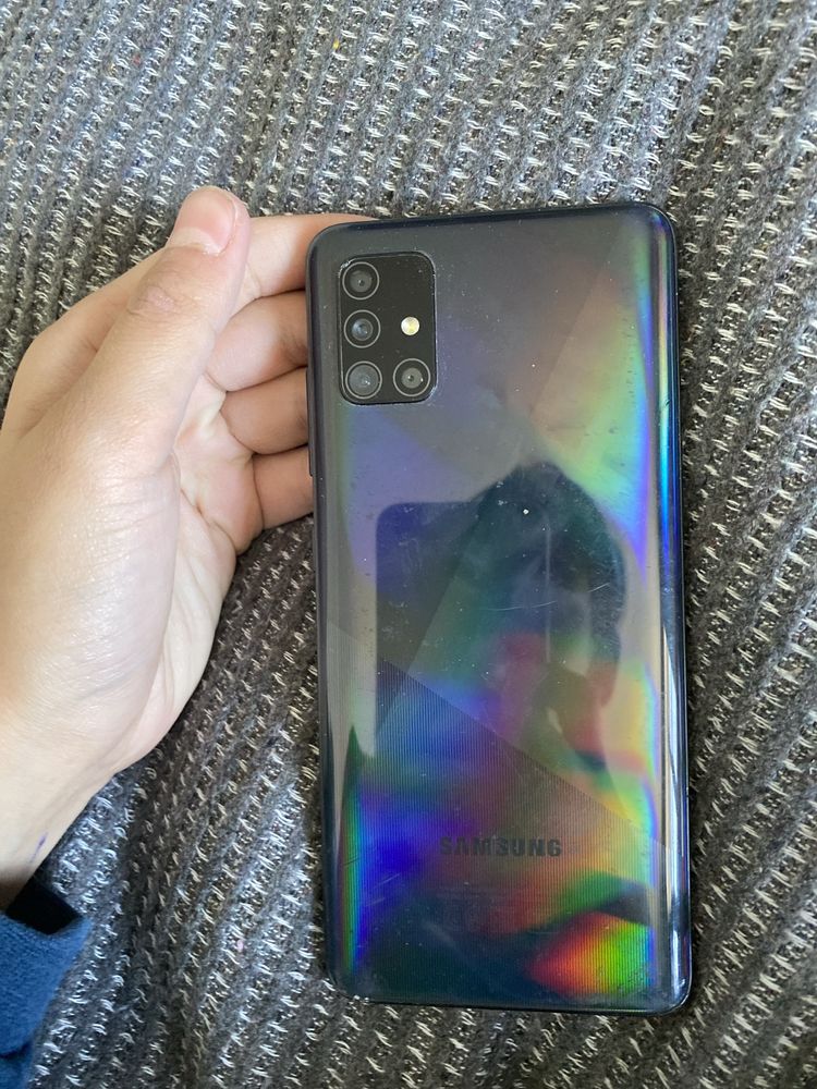 Продам Galaxy A51 не работает экран