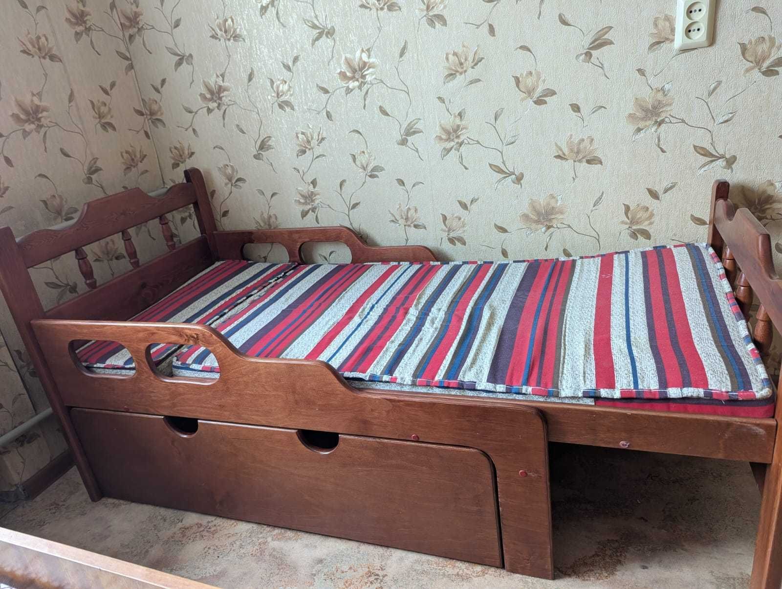 Продам детскую кроватку