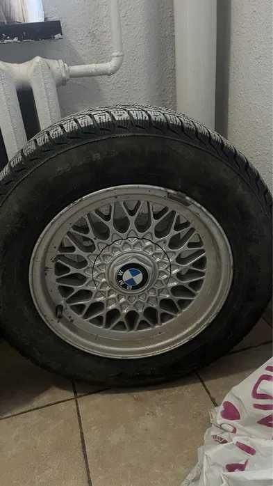 Продам шипованные шины Viatti 205/65r15 с титановыми дисками BMW