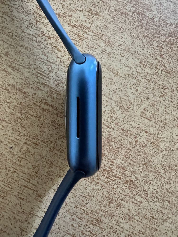 Продам Apple Watch 7