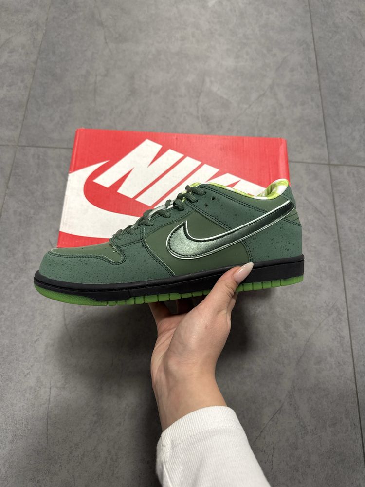 SB Dunk Low Lobster green