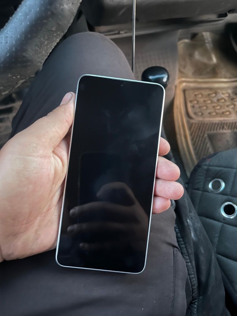 Poko x6 pro в хорошем состоянии