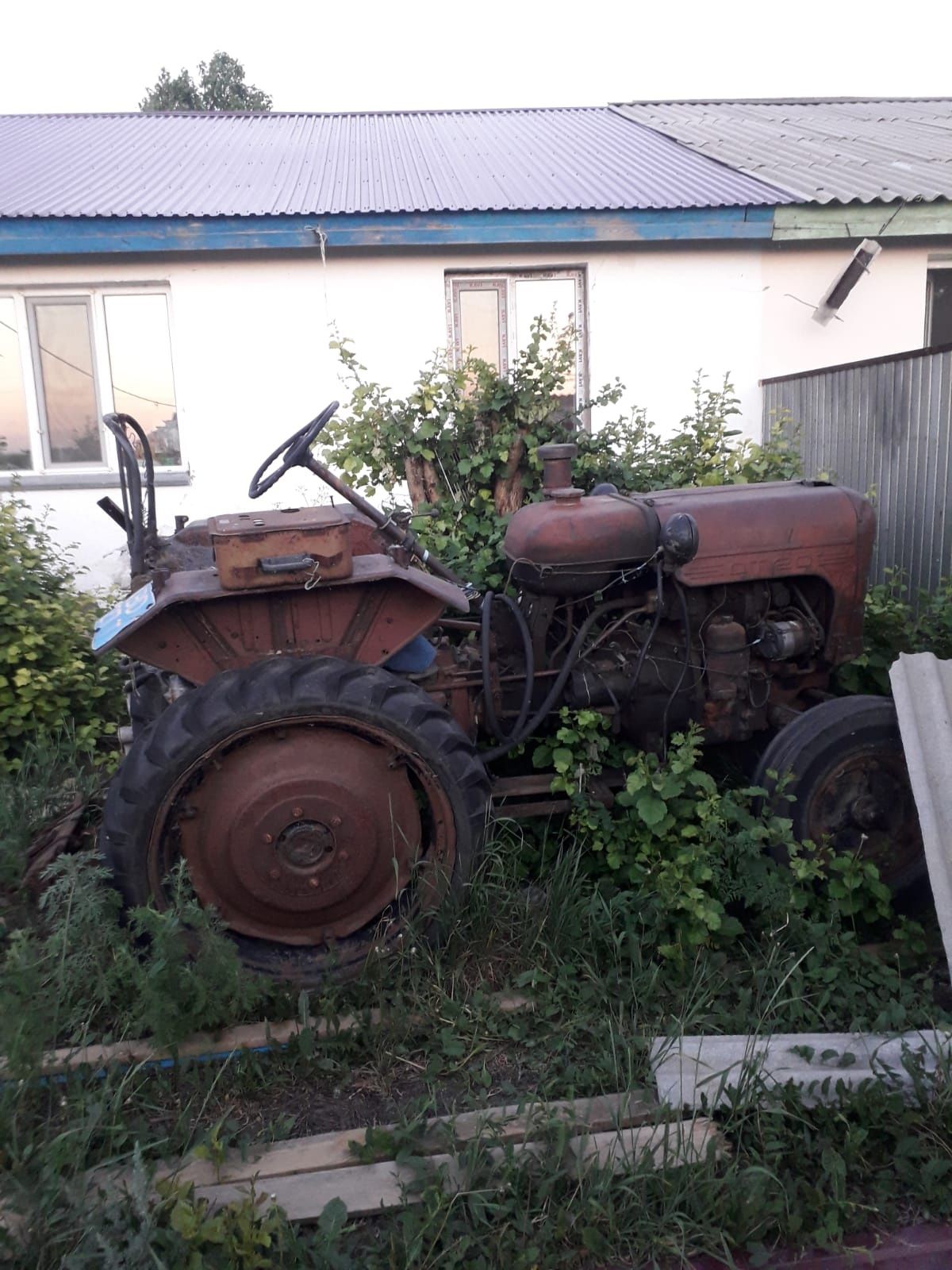 Продам трактор ДТ 20 с прицепом одноосьный