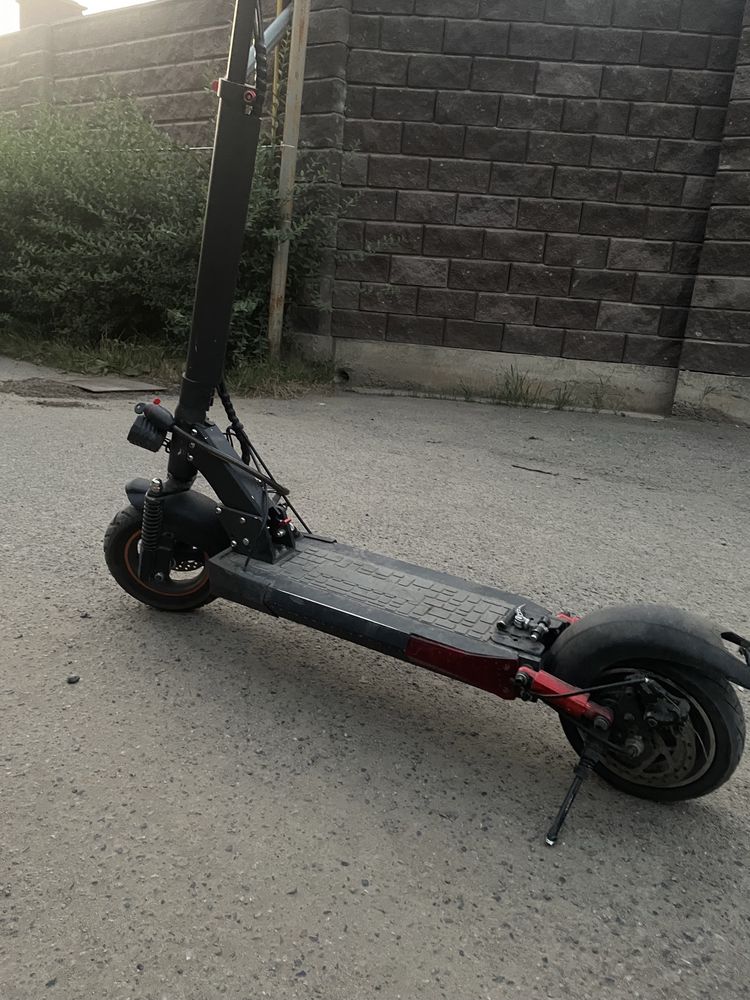 Продам электро самокат kugo m4pro
