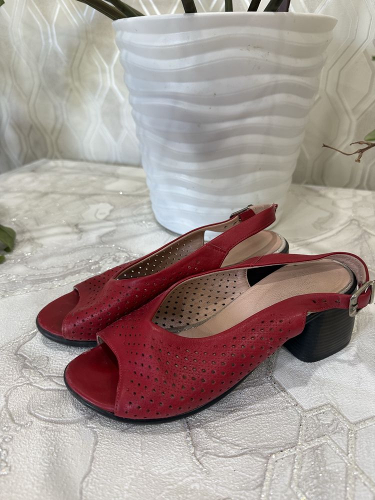 Продам обувь 36 размера