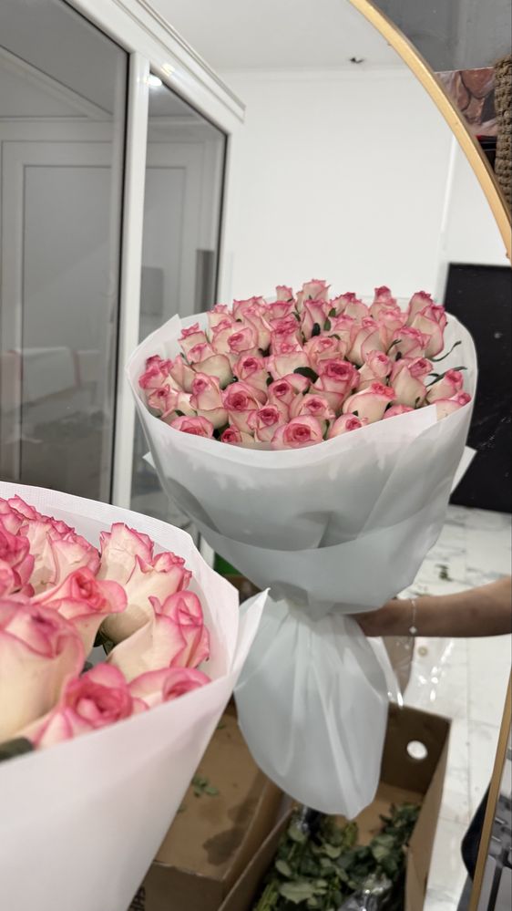 Красивый букет из 51 роз