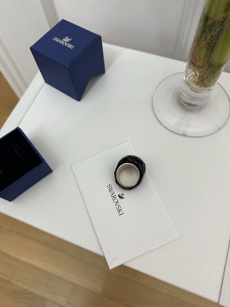 Продам Кольцо Swarovski