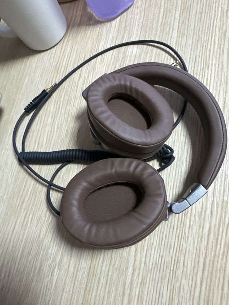 Нашники behringer 470