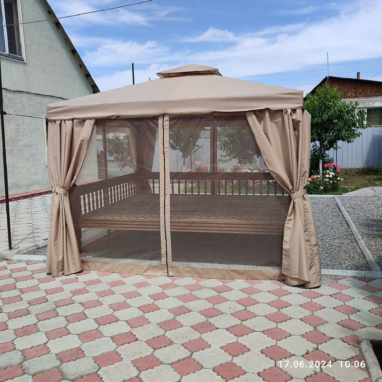 Продам топчан с шатром