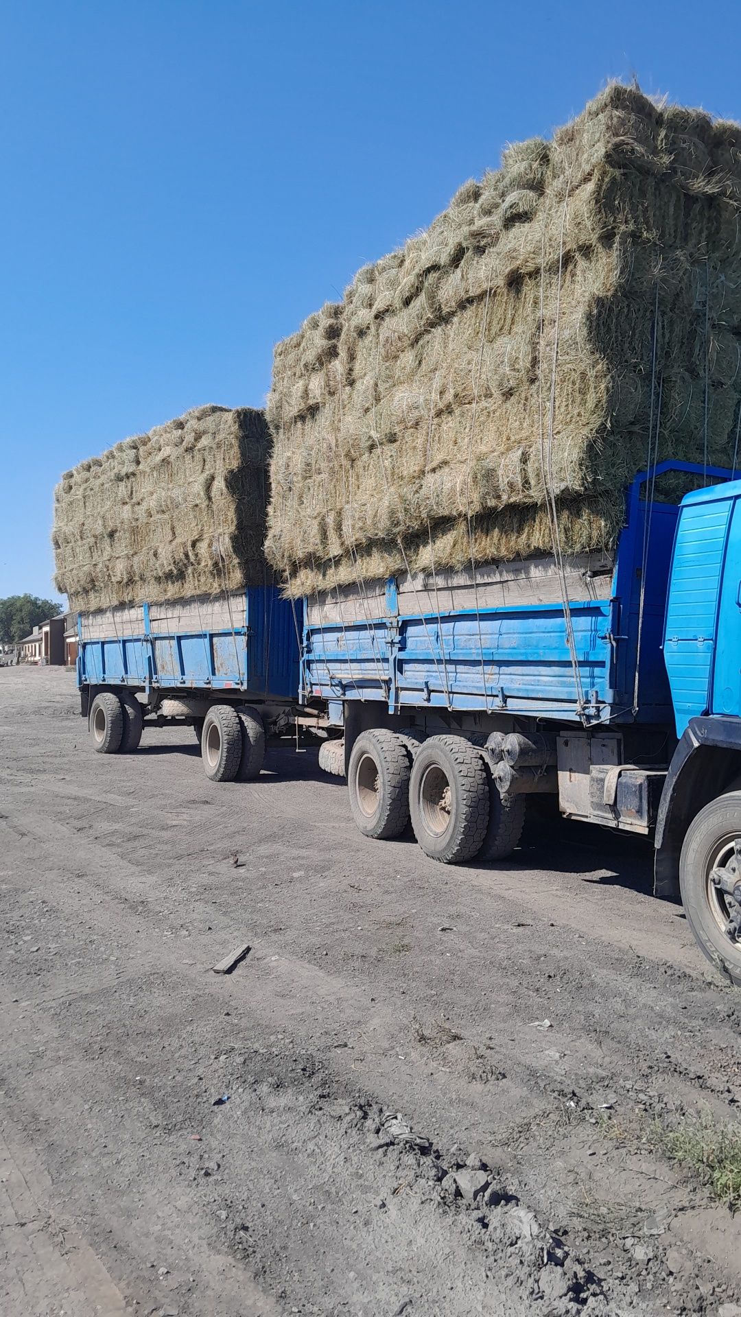 Продам камаз бортовой с прицепом на ходу
