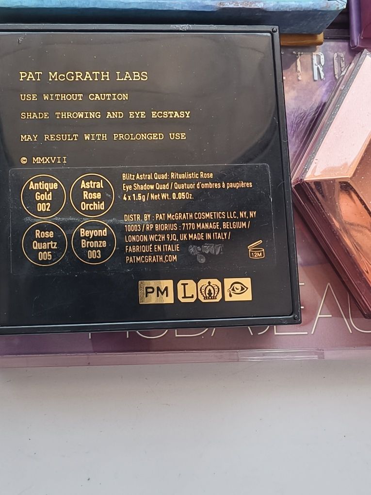 Тени Huda Beauty Rose Quarttz , Naughty, Mercury Retrograde