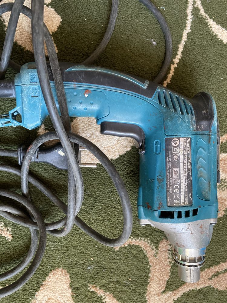 Шуруповерт Makita FS4300