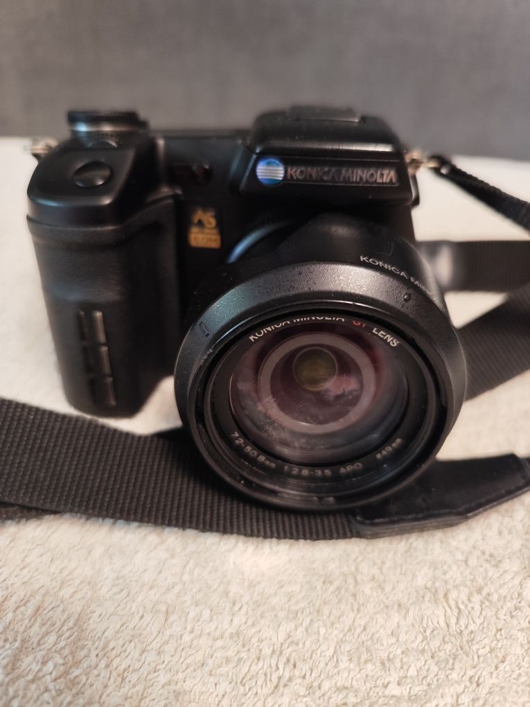Фотоаппарат KONICA MINOLTA  dimage super fane evf A2