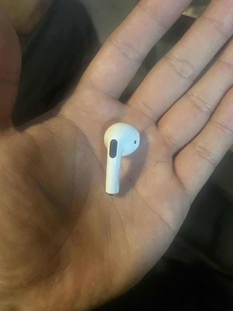 Наушник от air pods, правый