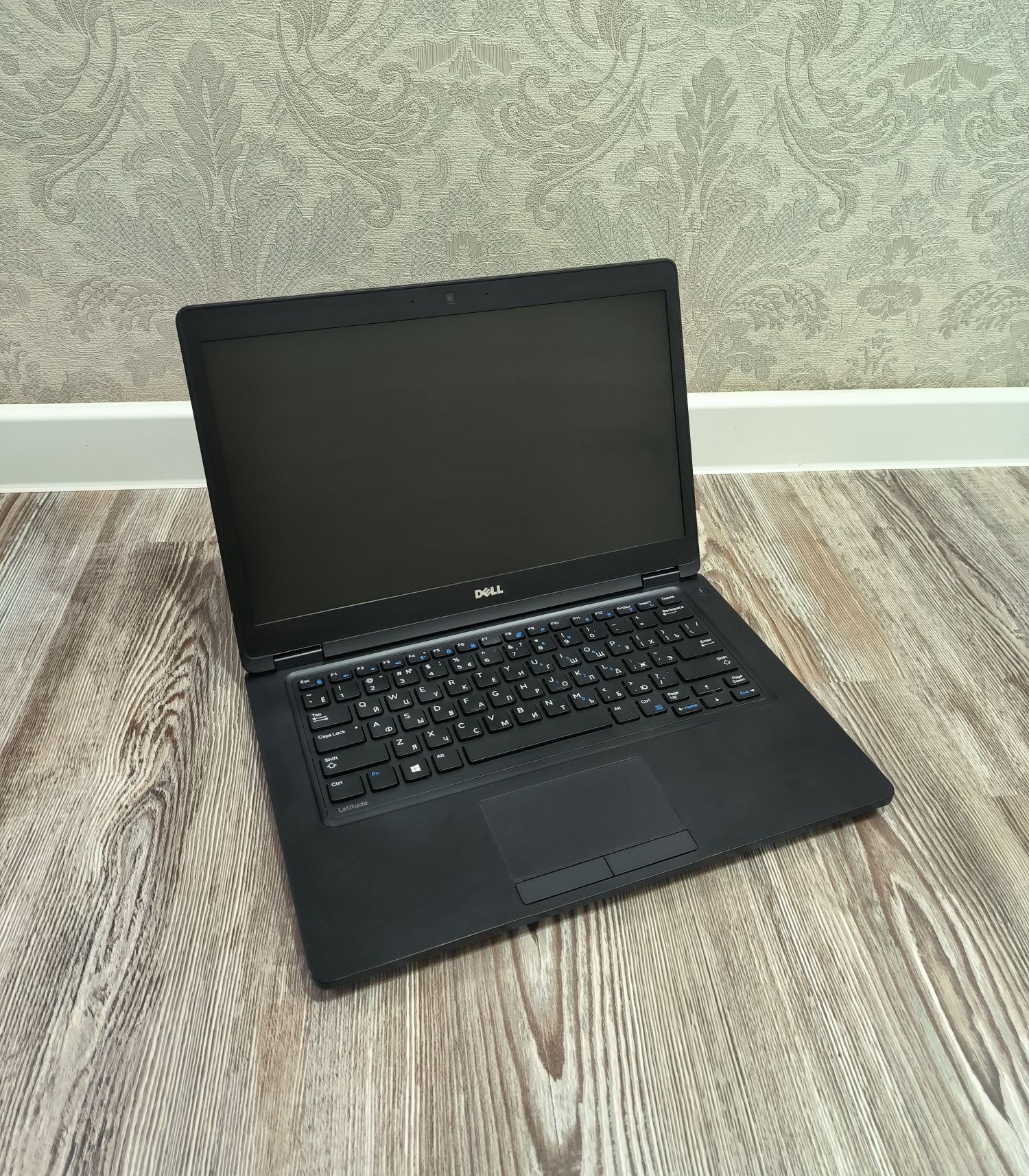 Недорого новый ультрабук DELL\"Core i5-7300"/с диском SSD\8gb оЗу/Trak