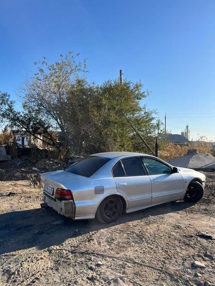 Продам Mitsubishi Galant 2002 г.в. об.2 болшектеп, по запчастям