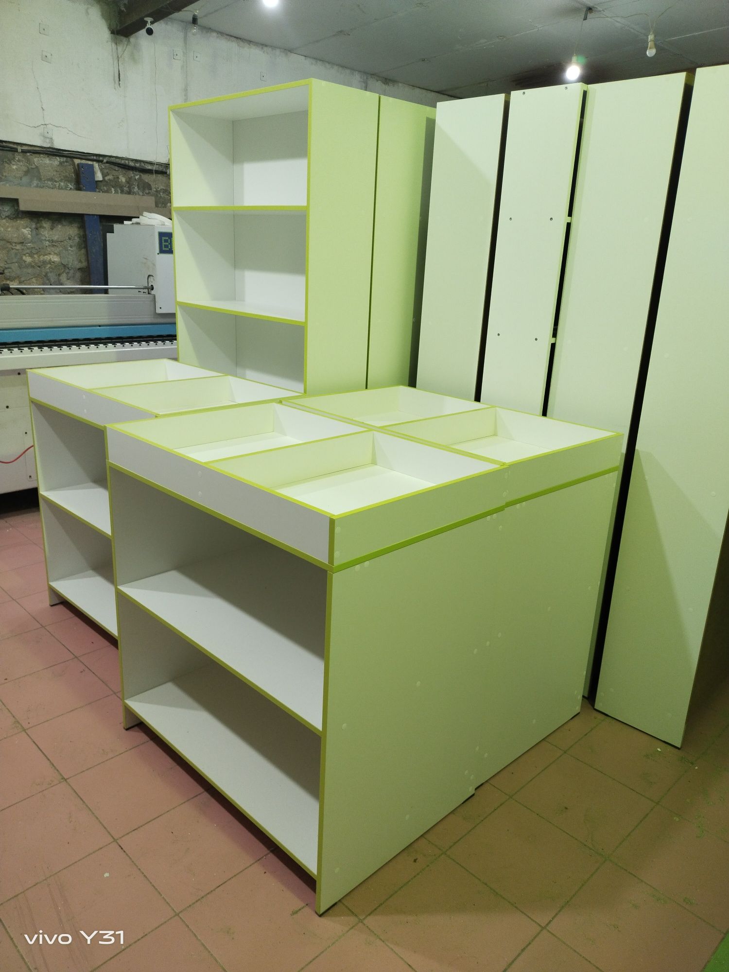 Продам стеллажи полки витрины