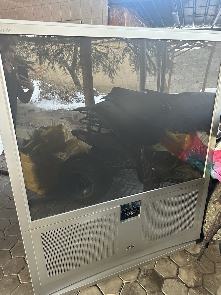 Продам телевизор