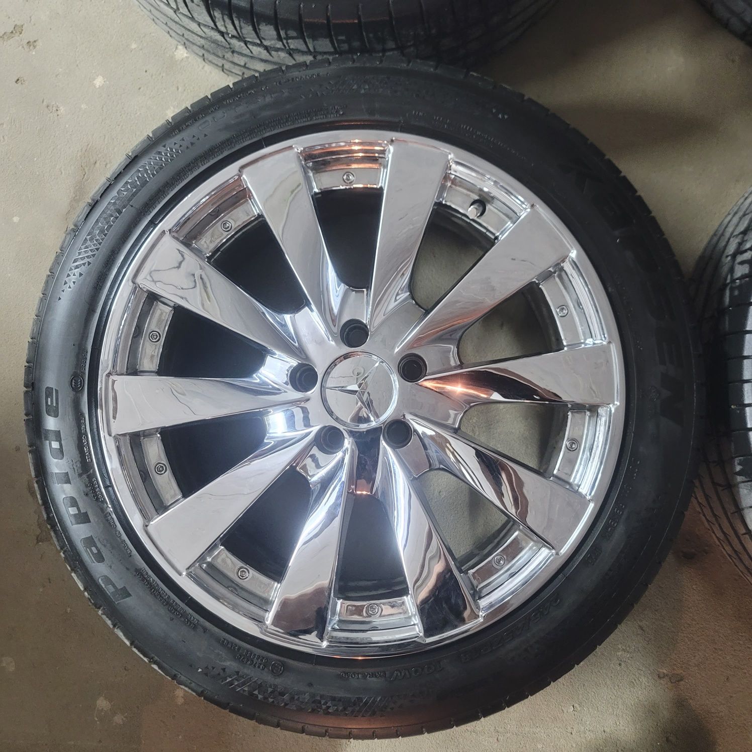 Комплект дисков с шинами Mercedes Benz