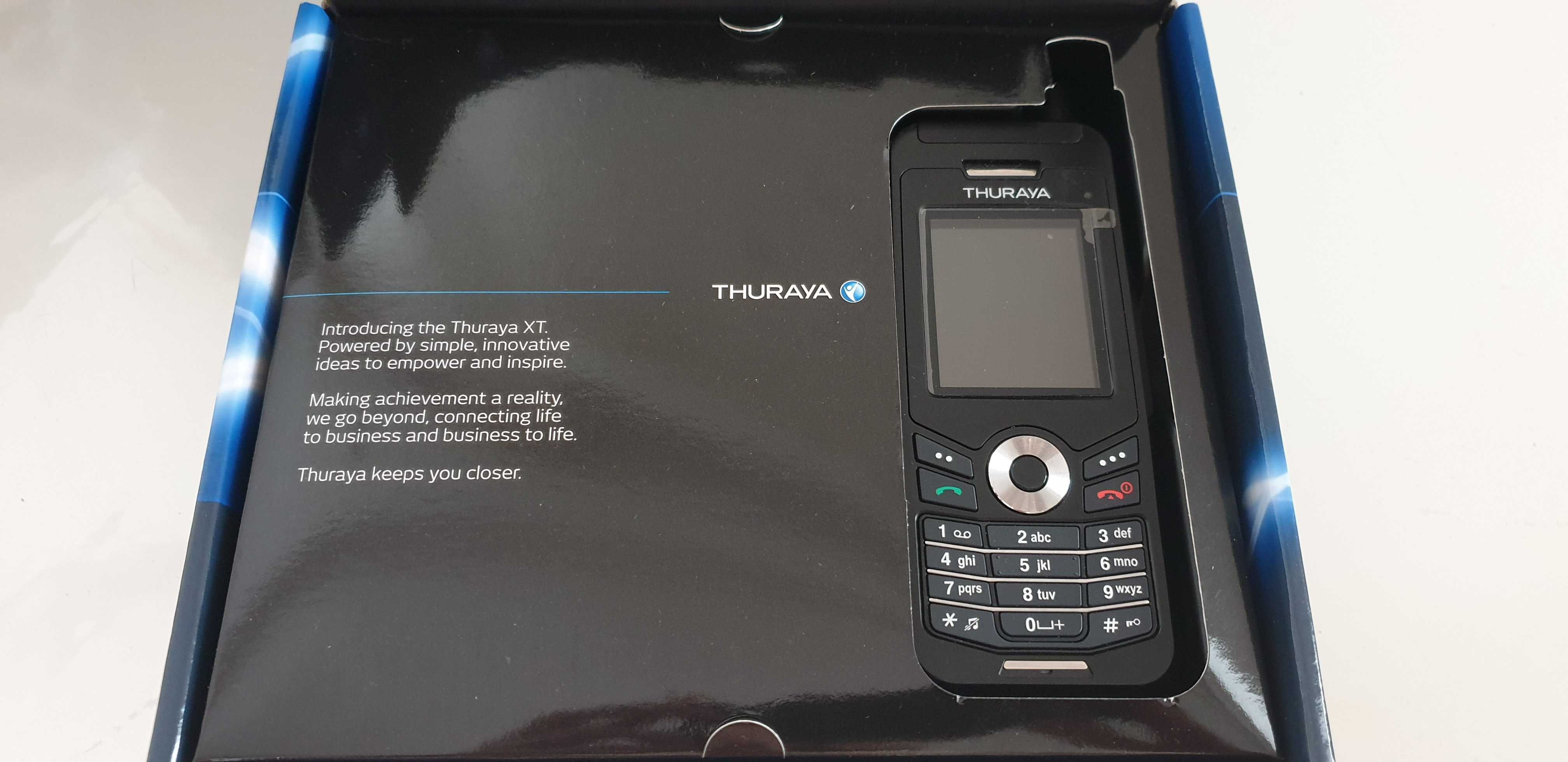 Thuraya XT спутниковый телефон