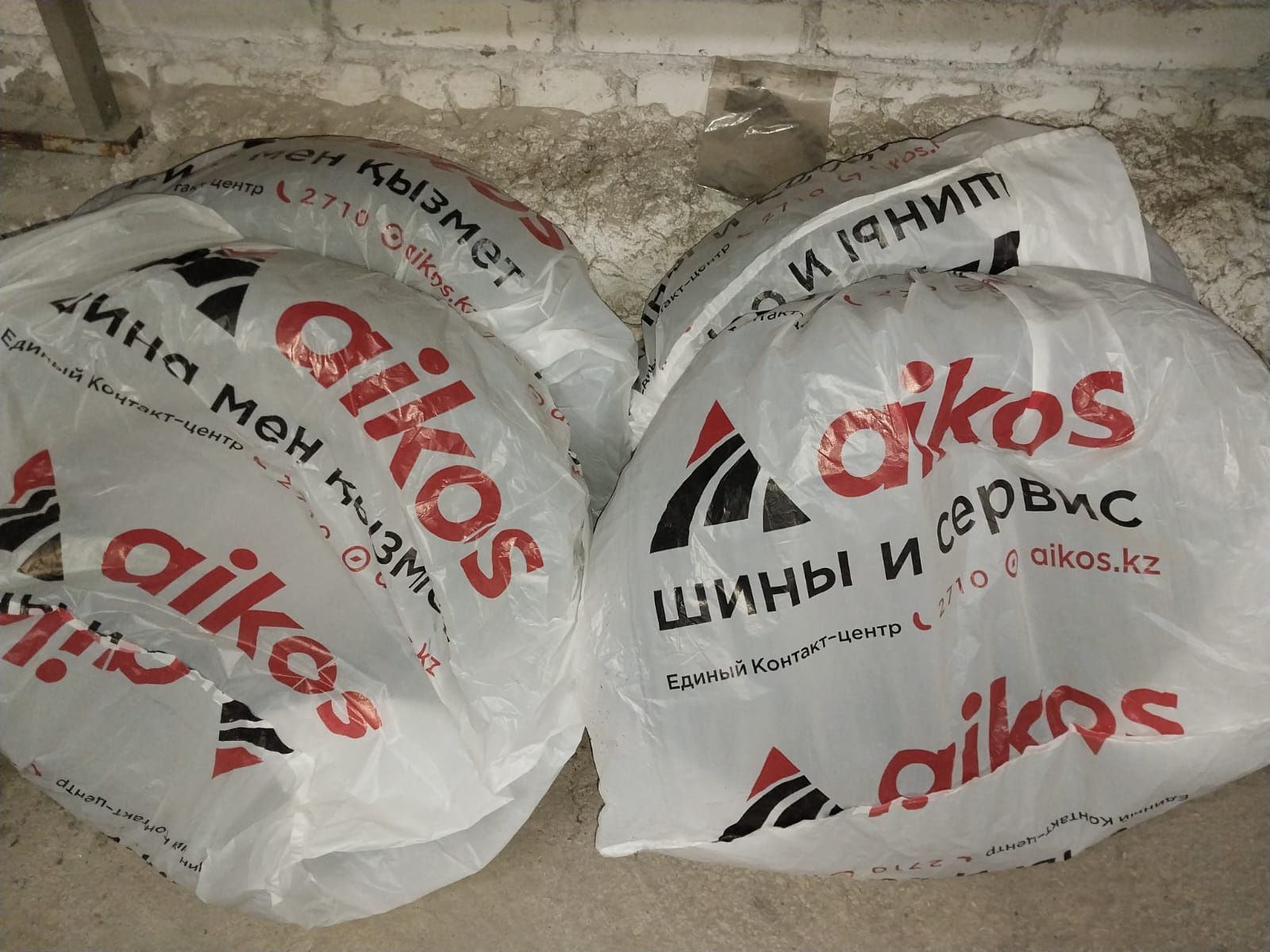 Продам зимнюю резину R14 недорого