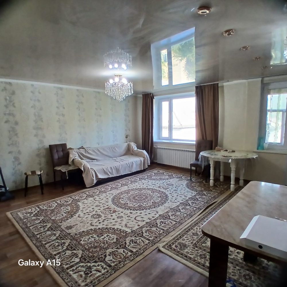 Срочно продам 3-комн квартиру по ул Тәуелсіздік 27