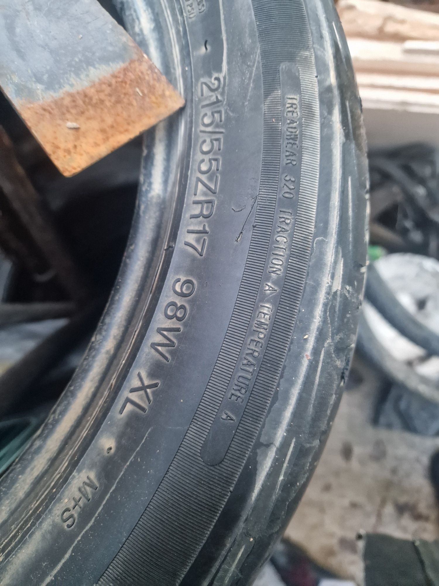 Автошина 215/55/17