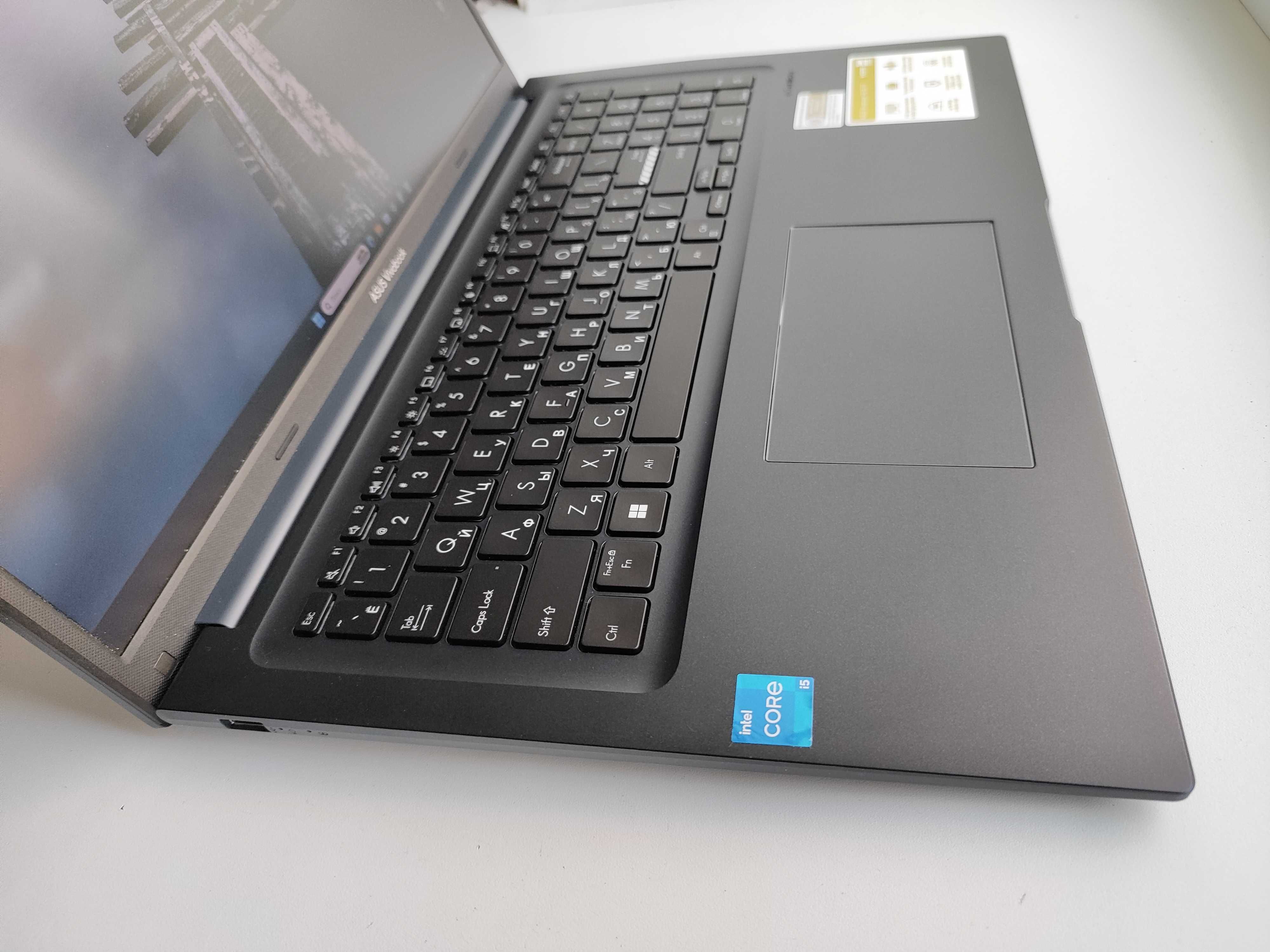 Asus Vivobook F1704Z/5-1235G7/8/512/17.3/FHD/IPS