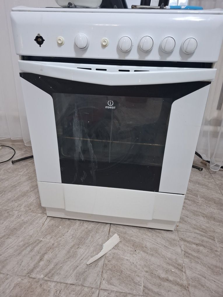 Продам газовую плиту