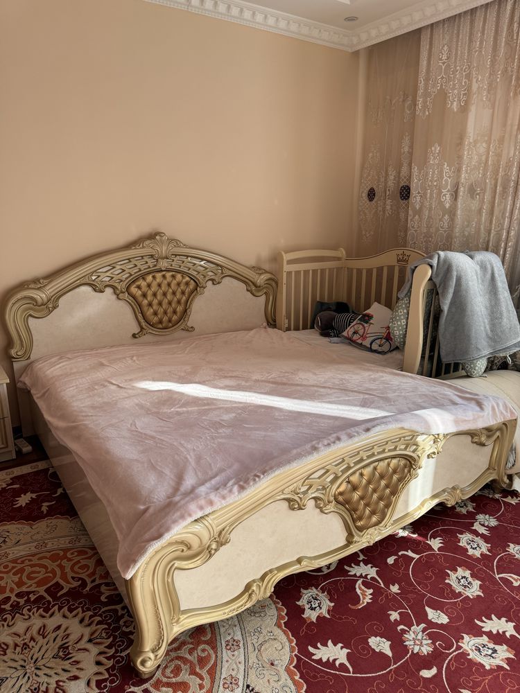 Спальный гарнитур б/у Россия