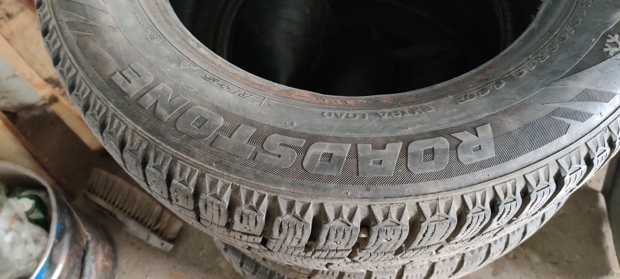 Шины зимние б/у 215/60/R16